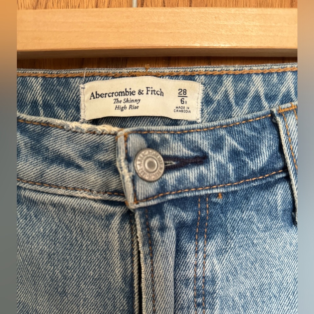 Abercrombie and Fitch Skinny High Rise Jean - Women’s 28/6